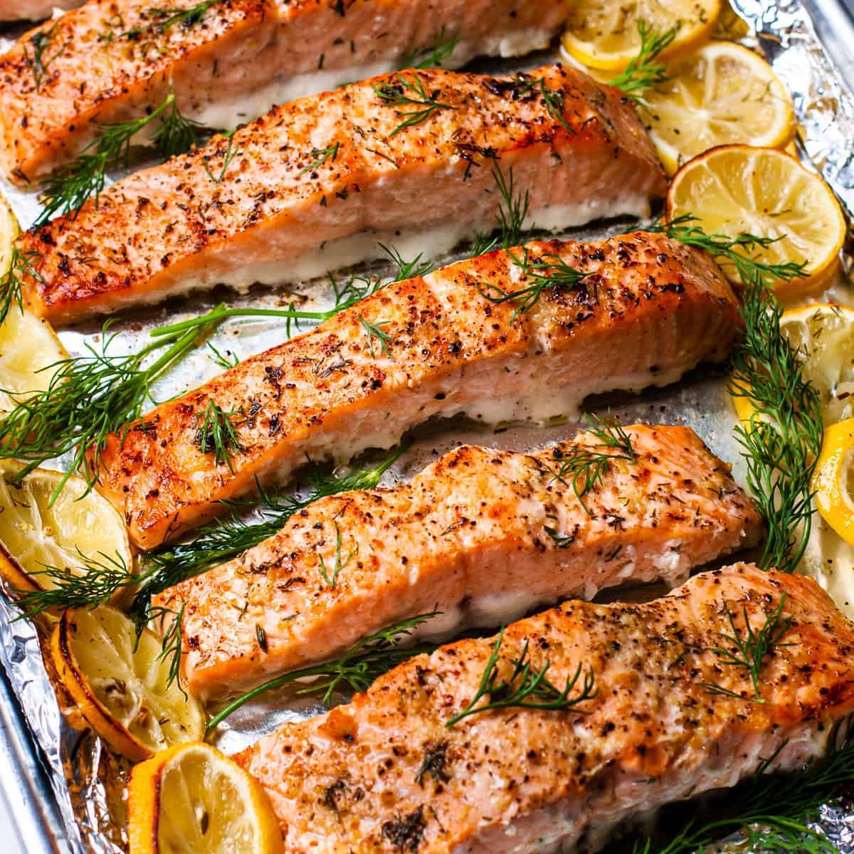 Baked salmon with dill