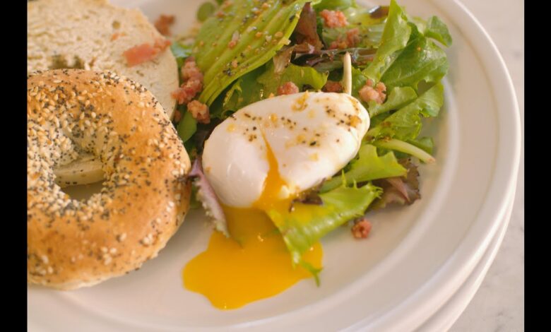 9 delicious ways to use poached eggs under 435 calories