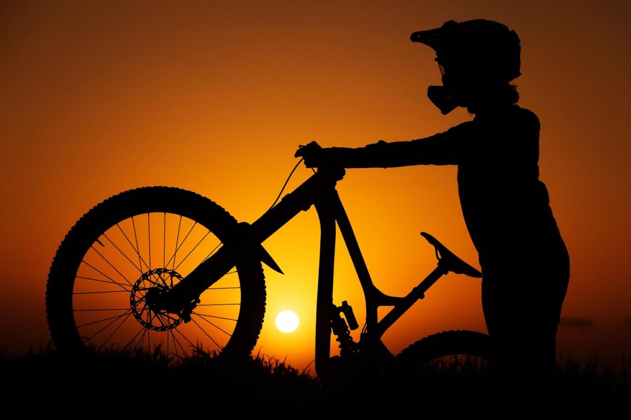 How to ride your bike safely in the dark