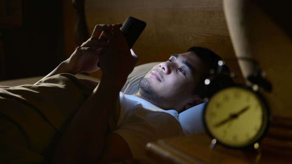 8 bad habits ruining sleep