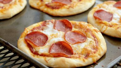 Mini flatbread pizzas