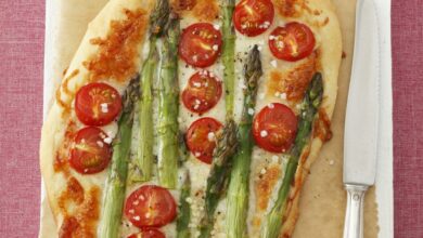 Asparagus and pea pesto salad pizza