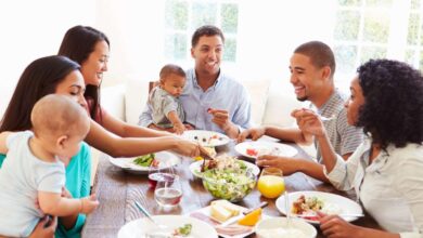 Why families should prioritize eating together