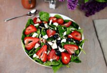 Blueberry spinach power salad