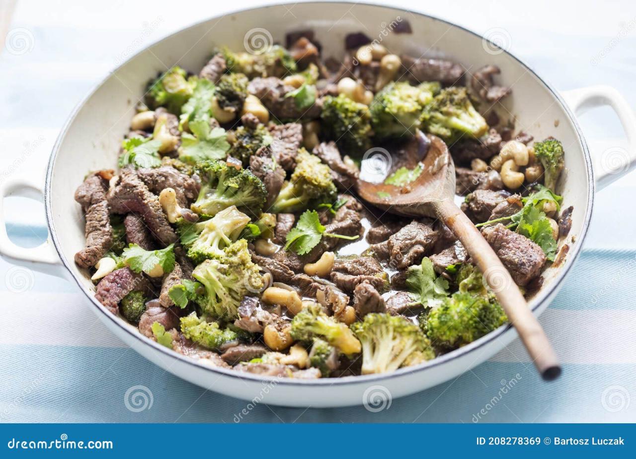 Cashew beef with broccoli stir fry