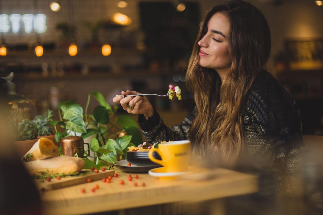 4 signs you need to rehab your relationship with food