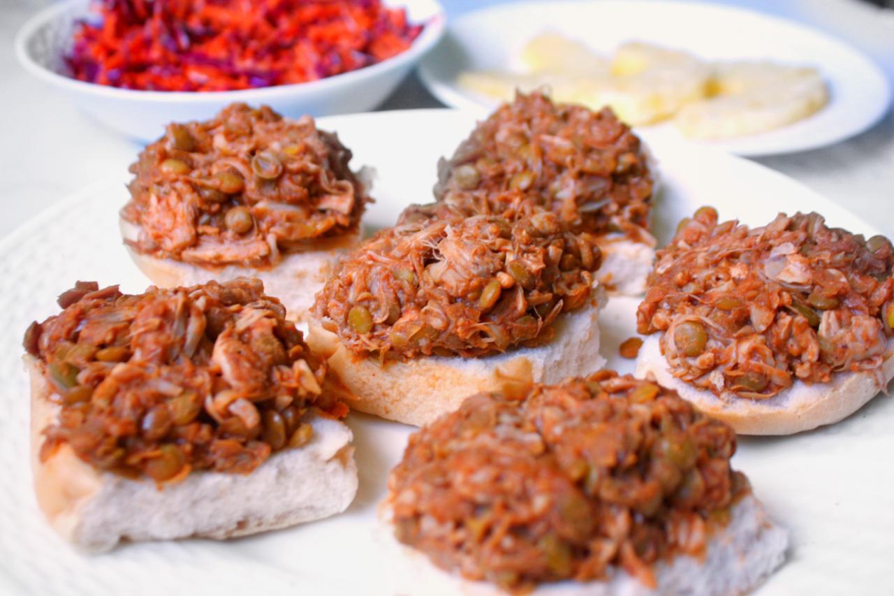 Vegan bbq jackfruit sliders with slaw