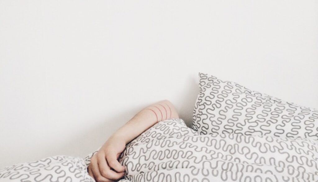 5 ways to sleep better when you have allergies