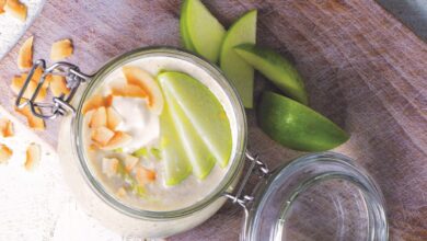 Coconut green apple muesli
