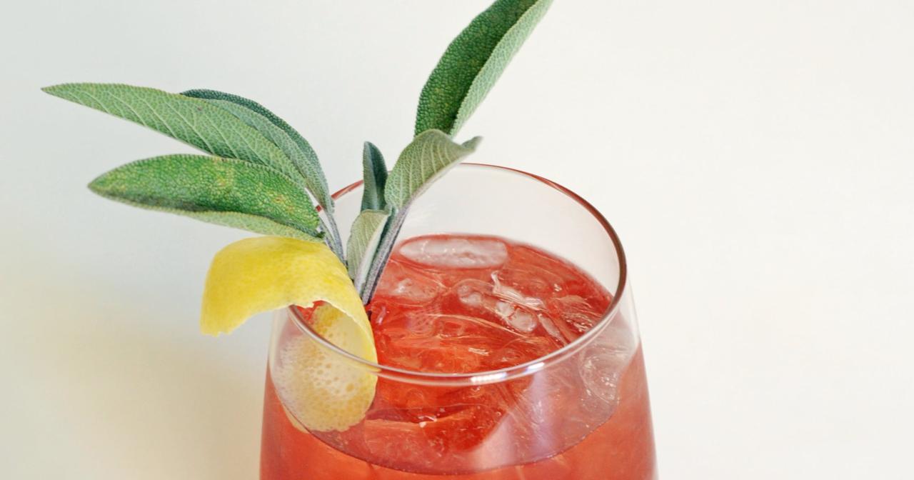 5 cocktail hacks healthier holiday drinking