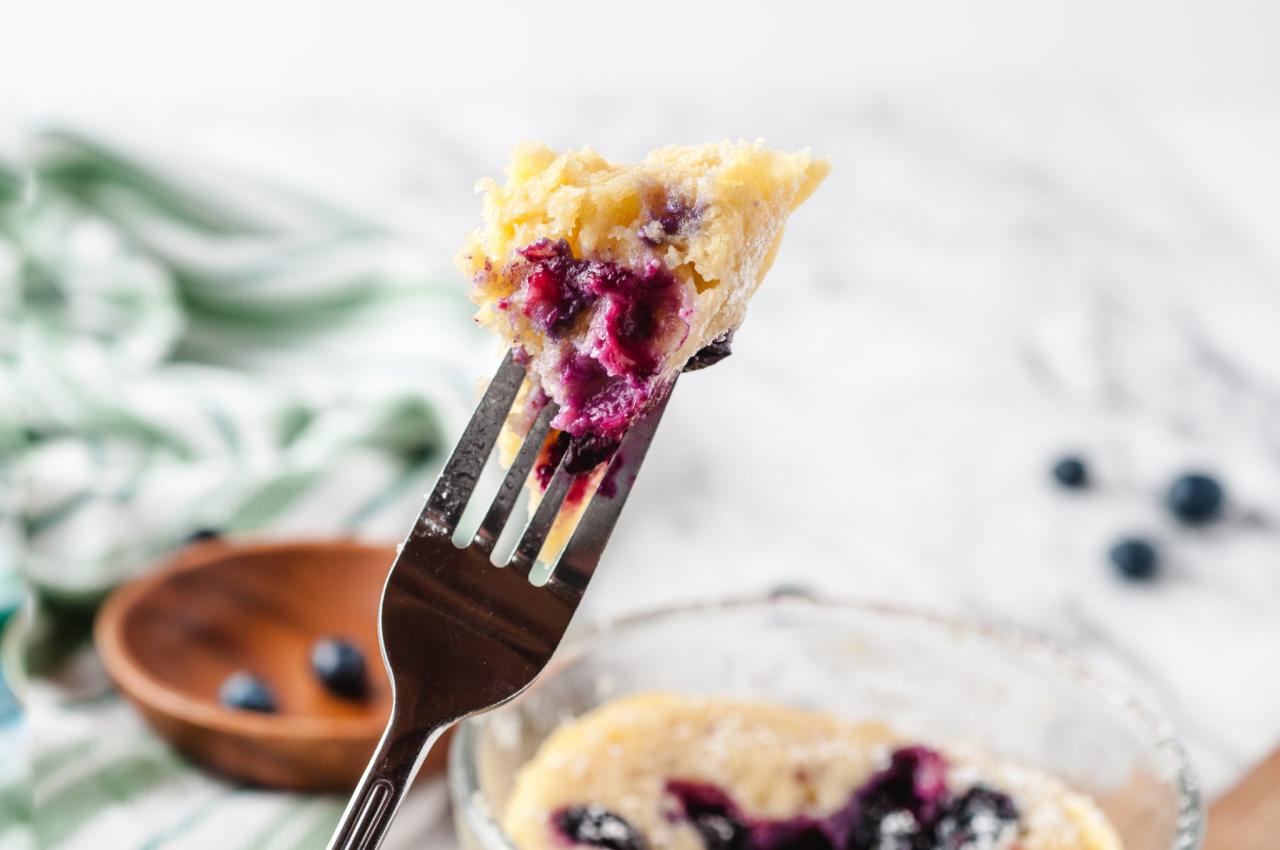 Blueberry breakfast mug cake
