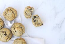 Vegan banana muffins with almond apple spread
