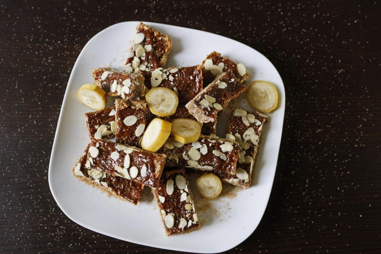 Banana berry oat bars