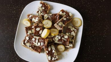 Banana berry oat bars