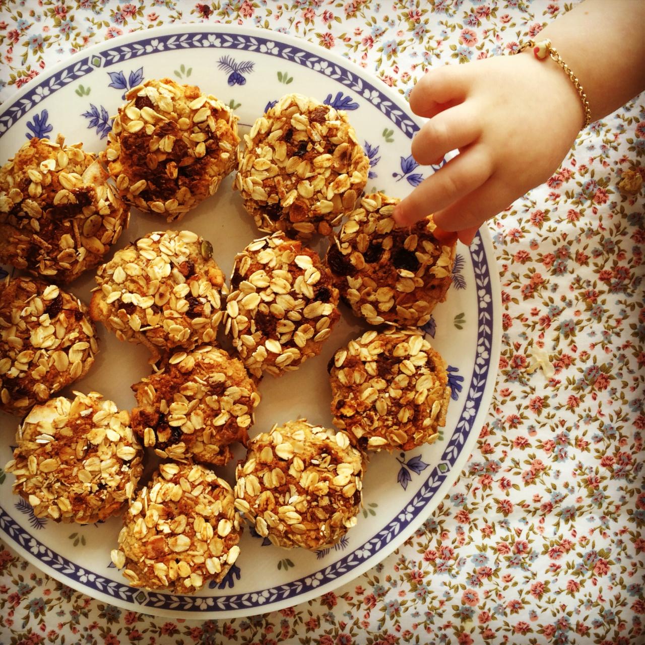 Apple cinnamon breakfast cookies