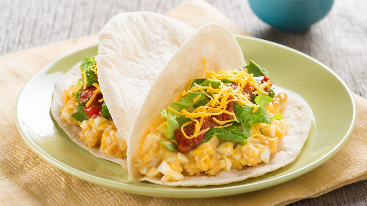 Huevos rancheros tacos