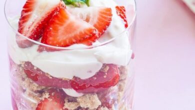 Strawberry cheesecake parfaits recipe