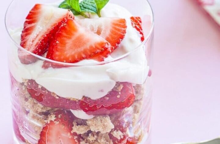 Strawberry cheesecake parfaits recipe