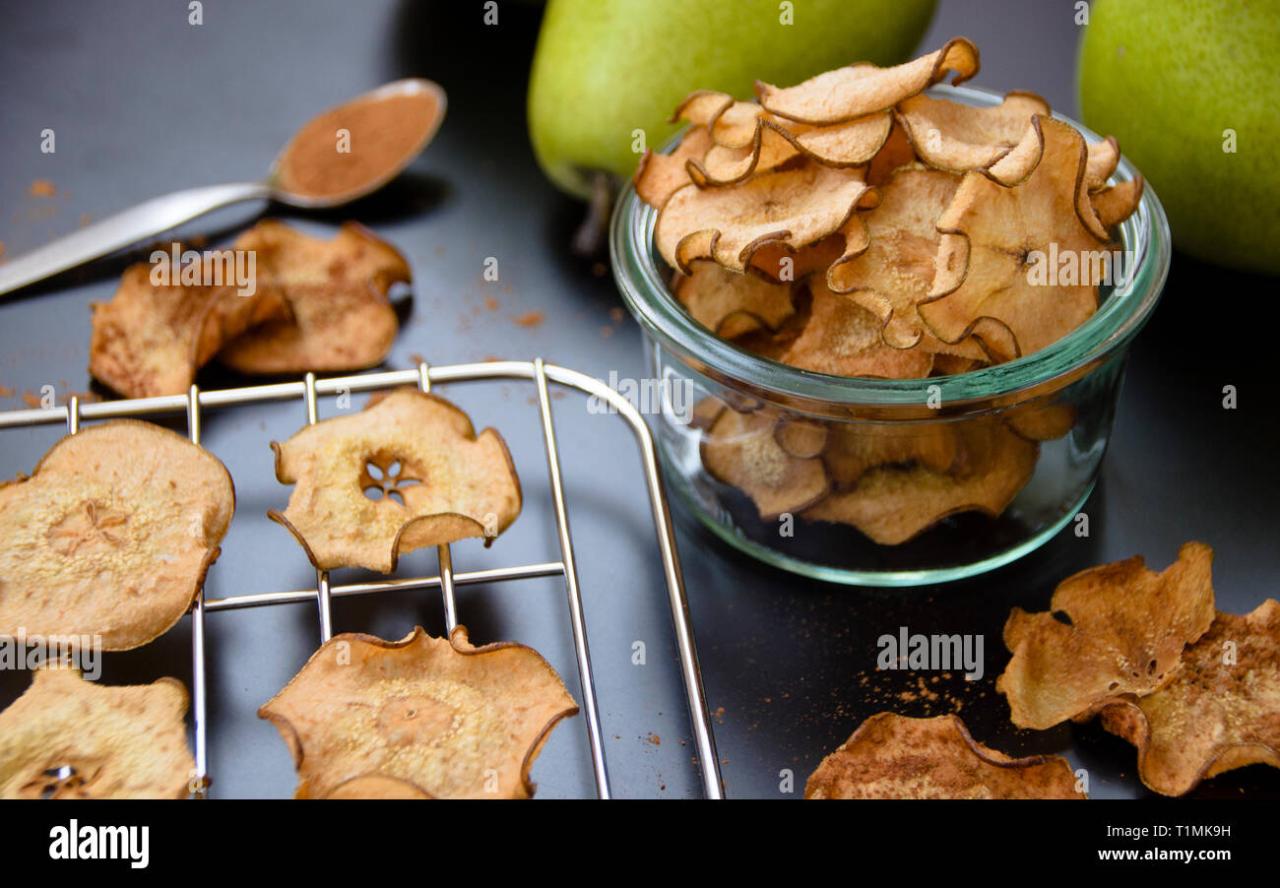 Easy baked pear chips