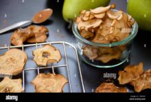 Easy baked pear chips