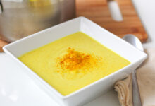 Curried cauliflower soup with pistachios