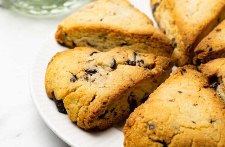 Almond flour cocoa scones