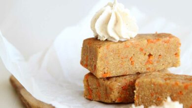 No bake carrot cake protein bars