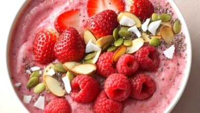 Pineapple turmeric smoothie bowls