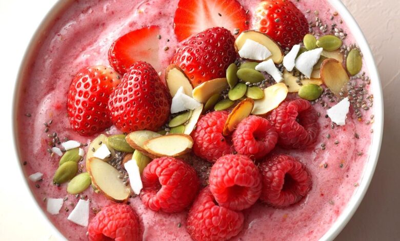 Pineapple turmeric smoothie bowls