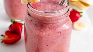 Strawberry banana green smoothie