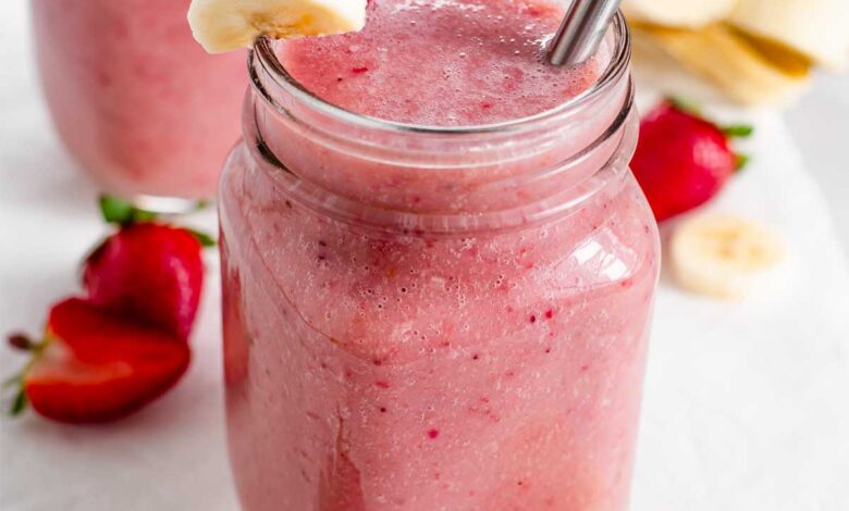 Strawberry banana green smoothie
