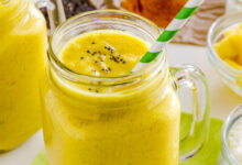 Mango mandarin smoothie with turmeric